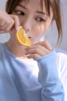 一个吃奶两个添下面H